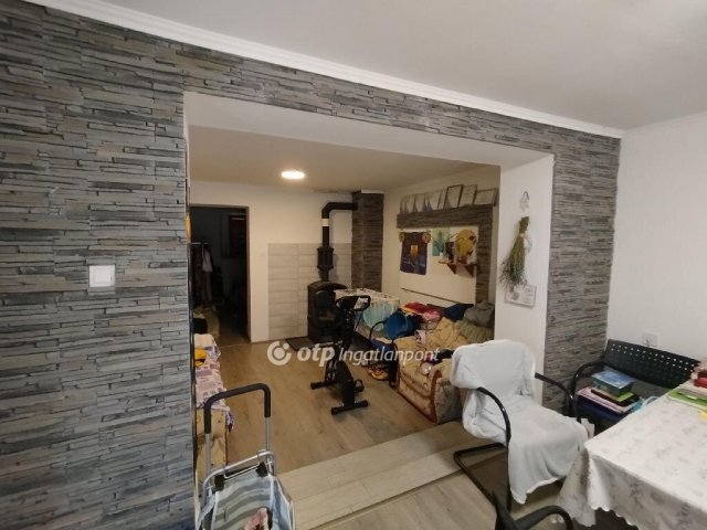 Eladó családi ház, Márokon 15.9 M Ft, 2 szobás