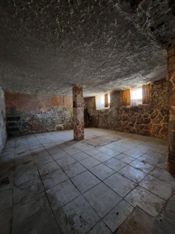 Eladó családi ház, Villányban 20.5 M Ft, 3 szobás