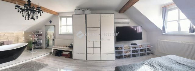 Eladó családi ház, Szentendrén 248 M Ft, 4 szobás