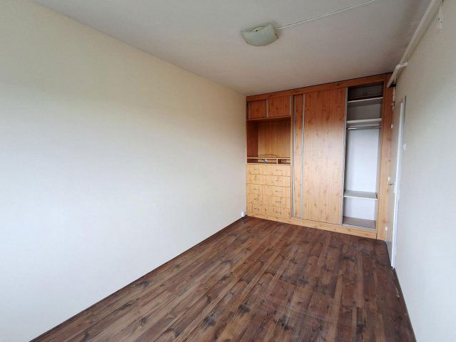 Kiadó panellakás, albérlet, Tatabányán 180 E Ft / hó, 2 szobás