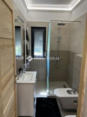 Eladó családi ház, Pócsmegyeren 94.9 M Ft, 3 szobás