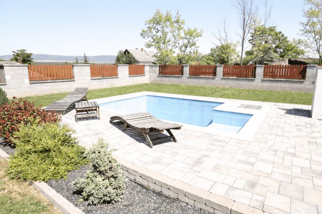 Kiadó családi ház, albérlet, Öskün 350 E Ft / hó, 6 szobás