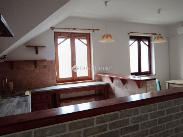 Kiadó téglalakás, albérlet, Cegléden 220 E Ft / hó, 2 szobás