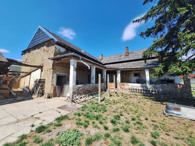 Eladó családi ház, Túrkevén 11.5 M Ft, 3+1 szobás