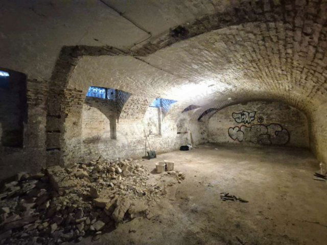 Eladó ipari ingatlan, VI. kerületben, Vörösmarty utcában