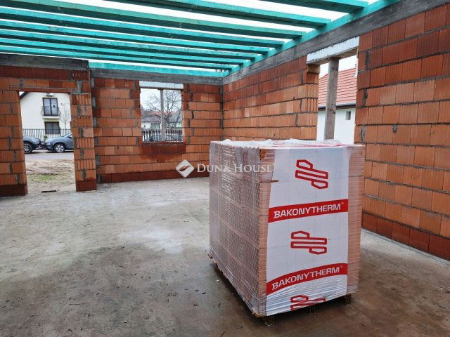 Eladó családi ház, Szigetszentmiklóson 145 M Ft, 5 szobás