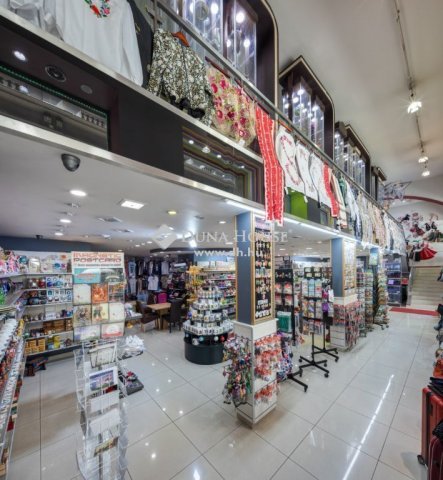 Eladó üzlethelyiség, Budapesten, V. kerületben 937.5 M Ft