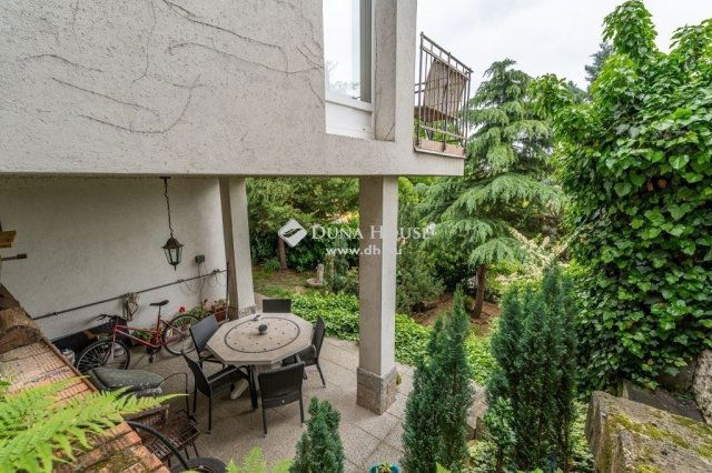 Eladó családi ház, Szentendrén 300 M Ft, 6 szobás