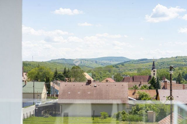 Eladó téglalakás, Rétságon 53.5 M Ft, 2 szobás