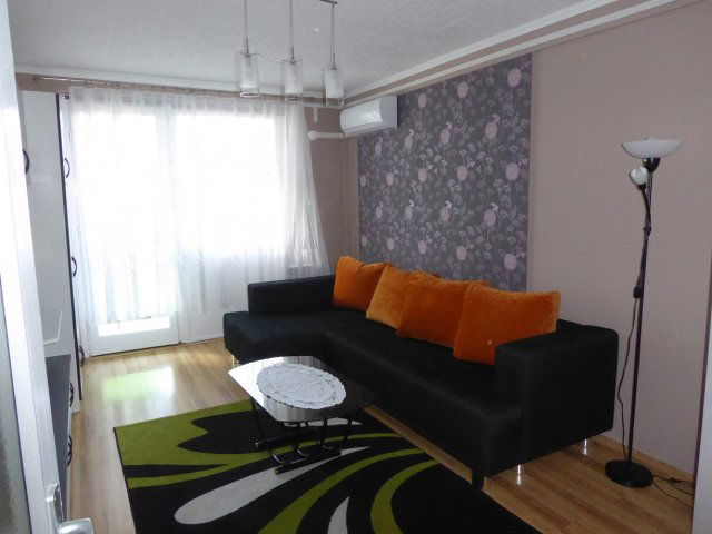 Kiadó panellakás, albérlet, Tiszaújvárosban, Árpád úton