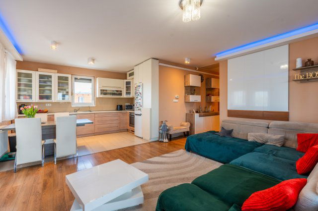 Eladó téglalakás, Dunakeszin 165 M Ft, 2 szobás