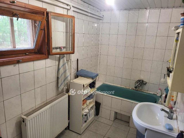 Eladó nyaraló, Szentmártonkátán 35.4 M Ft, 2+2 szobás