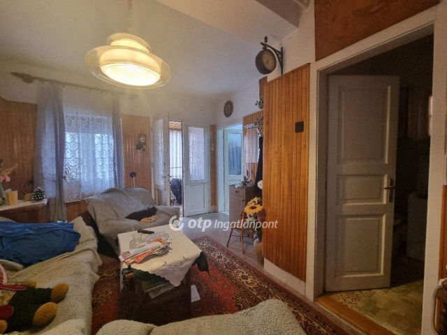Eladó családi ház, Pápán 37.999 M Ft, 3 szobás