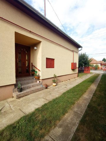 Eladó családi ház, Szolnokon 63 M Ft, 3 szobás