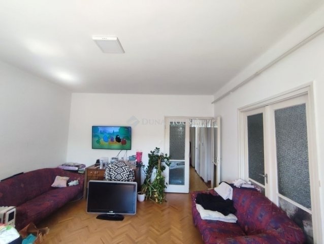 Eladó téglalakás, Kecskeméten 64 M Ft, 4 szobás