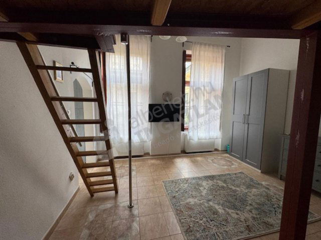 Kiadó téglalakás, albérlet, VI. kerületben, Liszt Ferenc téren