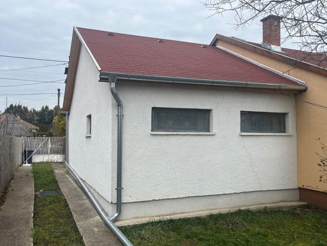 Eladó nyaraló, Velencén 39.9 M Ft, 2+2 szobás