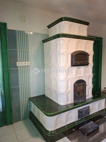 Eladó családi ház, Mezősason 20 M Ft, 2 szobás