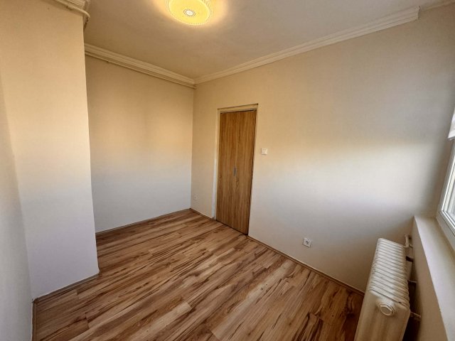 Eladó téglalakás, Kazincbarcikán, Tavasz utcában 19.5 M Ft