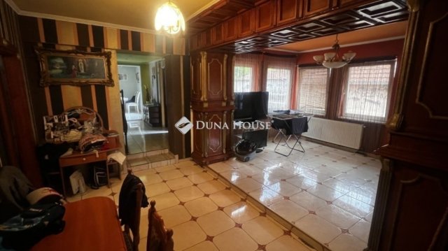 Eladó családi ház, Dunaújvárosban 62.5 M Ft, 6 szobás