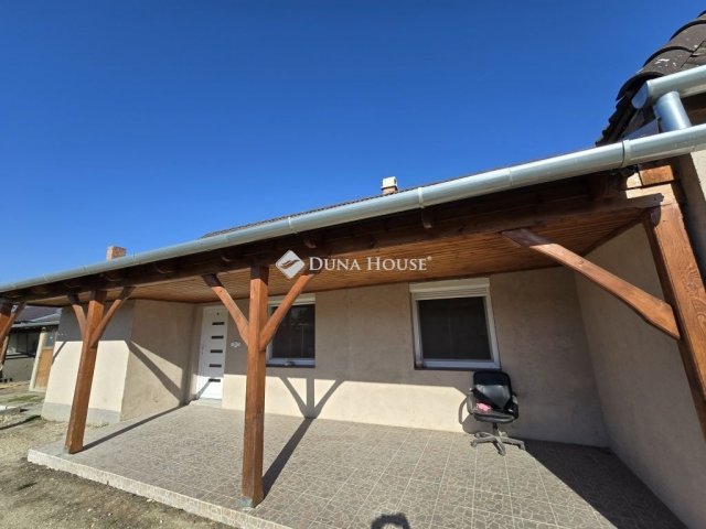 Eladó családi ház, Sárbogárdon 27 M Ft, 3 szobás