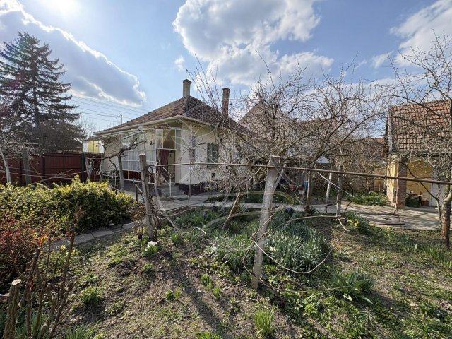 Eladó családi ház, Gyulán 37.99 M Ft, 2 szobás