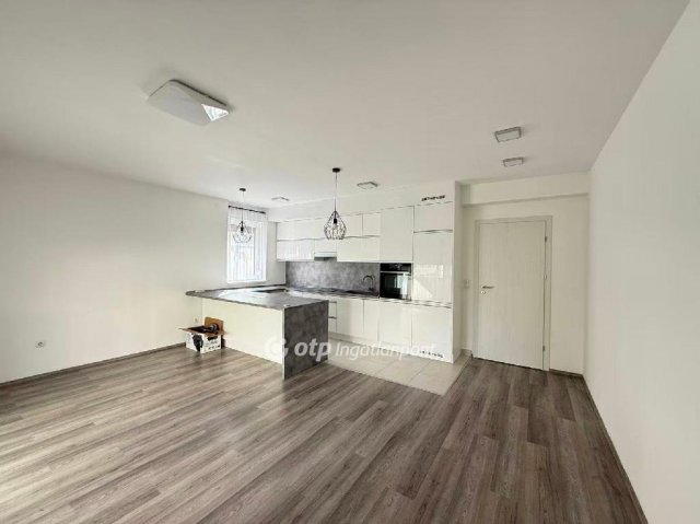 Eladó téglalakás, Budapesten, IX. kerületben 158 M Ft, 3 szobás