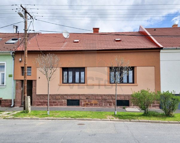 Eladó sorház, Szombathelyen 54 M Ft, 2 szobás
