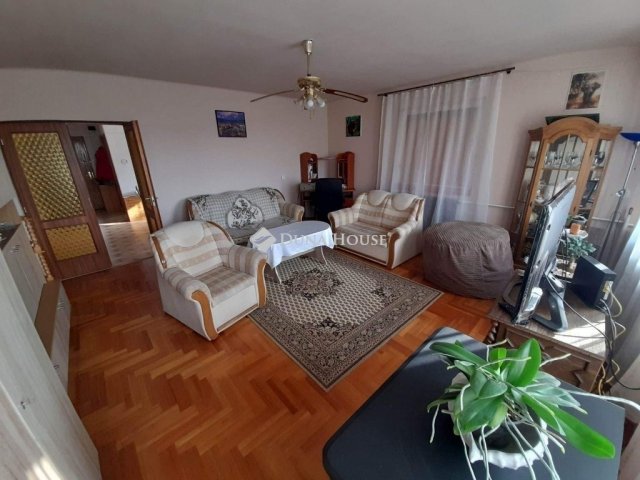 Eladó családi ház, Budapesten, XVIII. kerületben 220 M Ft