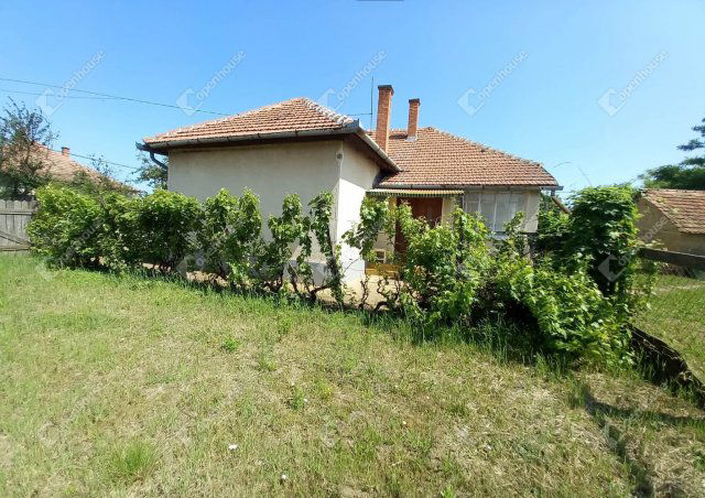 Eladó családi ház, Nagykörűn 16.5 M Ft, 3 szobás