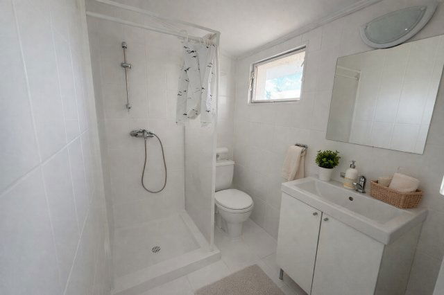 Eladó családi ház, Fóton 150 M Ft, 13+2 szobás