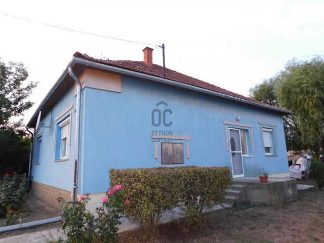 Eladó családi ház, Tiszatenyőn 23.6 M Ft, 3 szobás