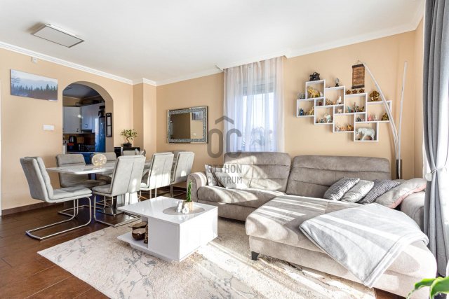 Eladó ikerház, Nagytarcsán 126 M Ft, 4+2 szobás