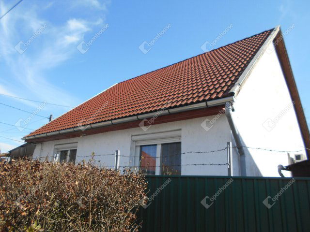 Eladó családi ház, Jászapátiban 16 M Ft, 3 szobás