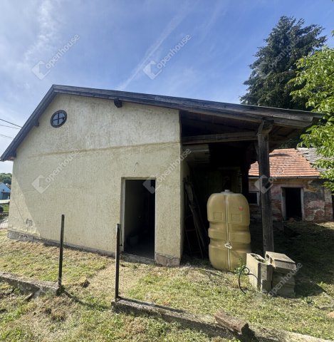 Eladó családi ház, Nagybakónakon 10.5 M Ft, 3 szobás