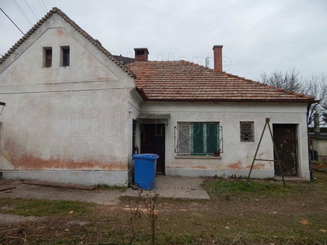 Eladó családi ház, Balatonfüreden 42 M Ft, 7 szobás