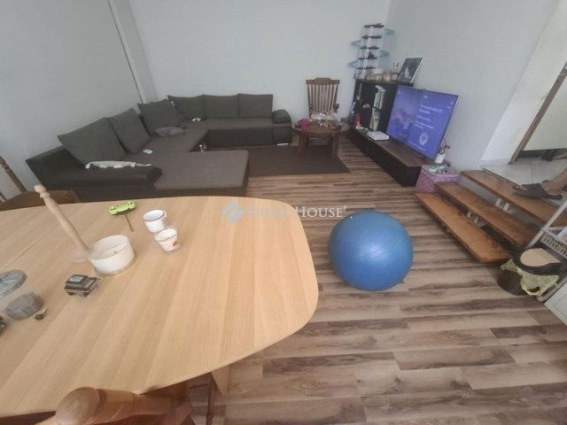 Eladó családi ház, Úrin 74.9 M Ft, 6 szobás