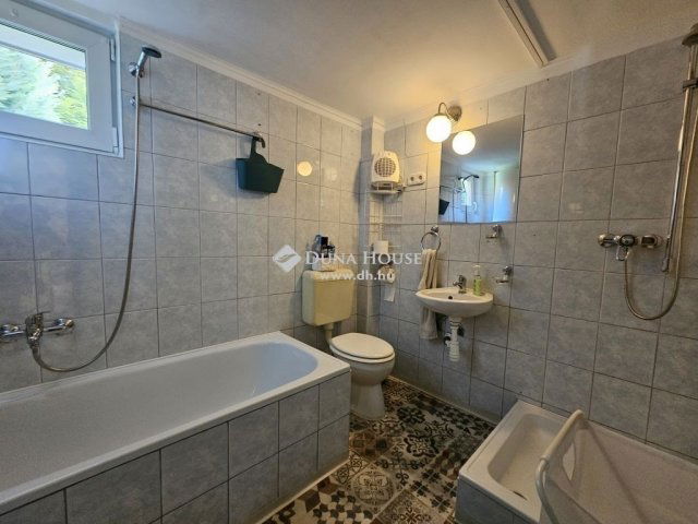 Eladó családi ház, Villányban 29.9 M Ft, 4 szobás