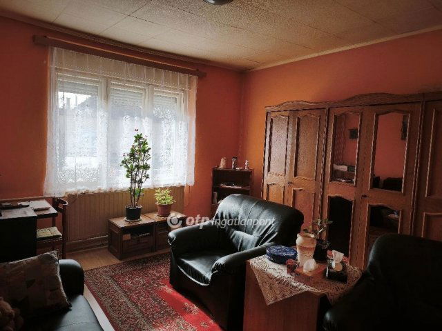 Eladó családi ház, Kápolnán 28.5 M Ft, 4 szobás