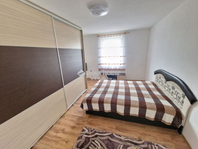 Eladó családi ház, Ercsiben 56.5 M Ft, 4 szobás