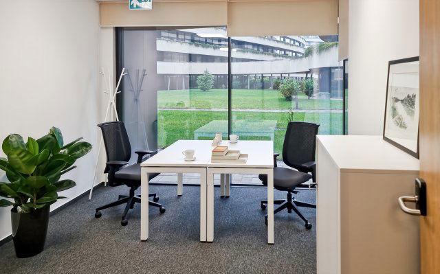 Kiadó iroda, Szegeden, Bakay Nándor utcában 139 E Ft / hó