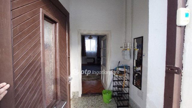 Eladó sorház, Kisújszálláson 12.5 M Ft, 1 szobás