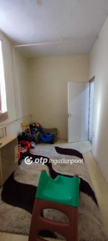 Eladó családi ház, Pápán 17.5 M Ft, 2+1 szobás