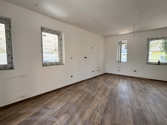Eladó sorház, Egerben 86 M Ft, 3 szobás / költözzbe.hu