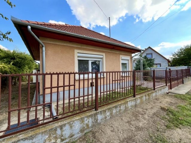 Eladó családi ház, Nagykátán 47.5 M Ft, 1 szobás