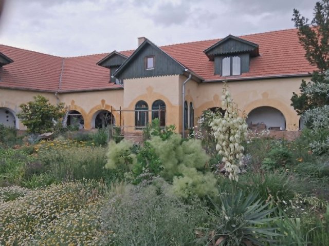 Eladó családi ház, Tiszaalpáron 99.9 M Ft, 7 szobás