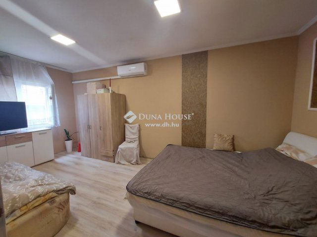 Eladó családi ház, Monoron 69.9 M Ft, 6 szobás