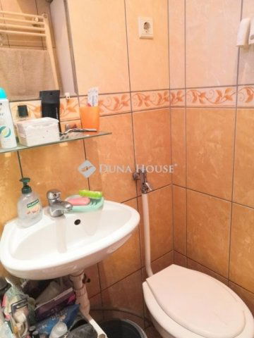 Eladó családi ház, Budapesten, XV. kerületben 75 M Ft