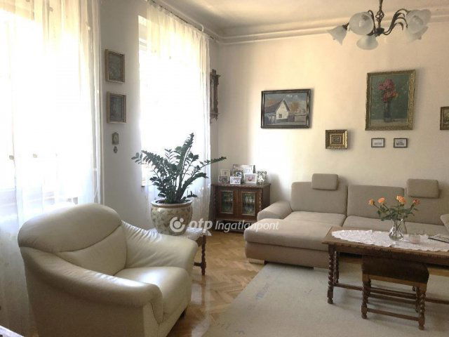 Eladó családi ház, Szentesen 99 M Ft, 6 szobás