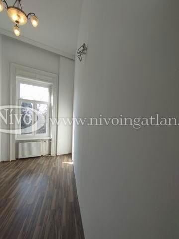 Eladó téglalakás, Veszprémben 75 M Ft, 3 szobás